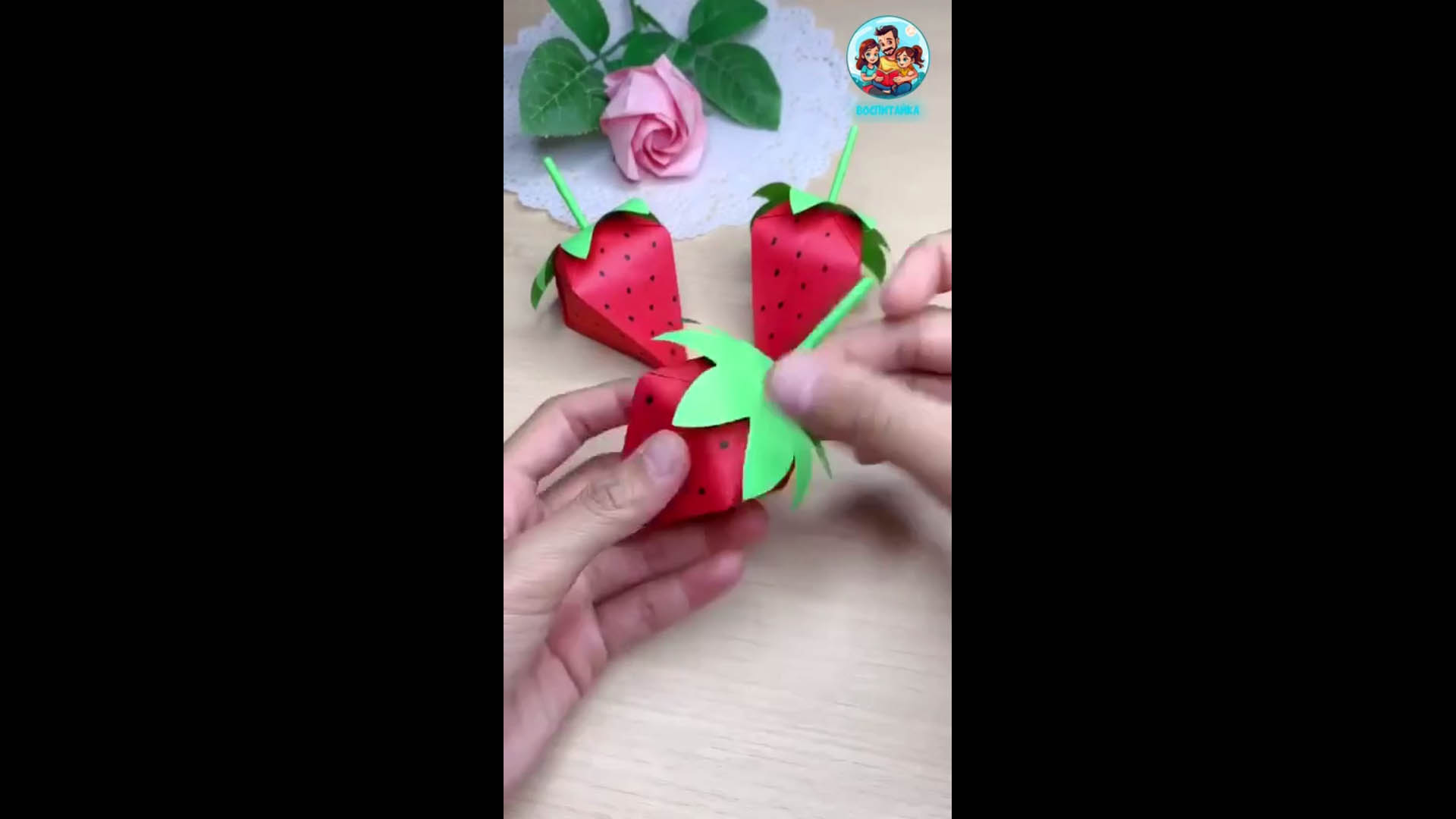 Клубнички из бумаги