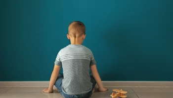 Двадцать способов помочь аутичному ребенку взбодриться или успокоиться