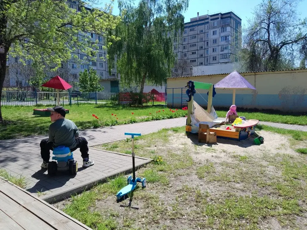 На площадке