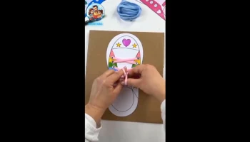 Учимся завязывать шнурки
