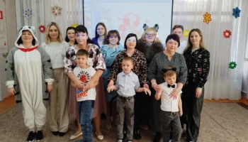 Мама кошка и котята